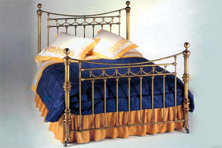 Brass Bed – Rag & Tail